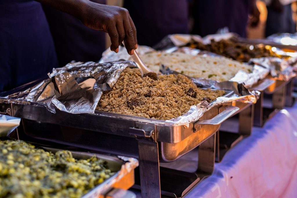 Culinaire verwennerij van catering in Almelo met diverse gerechten voor zakelijke bijeenkomsten en feestjes