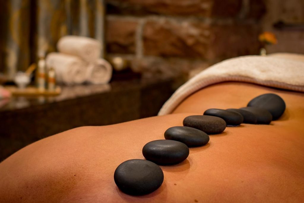 Ontspanning en wellness - beste massages behandeling in Den Haag spa salon met therapeut
